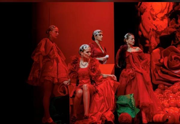 8 разгневанных женщин